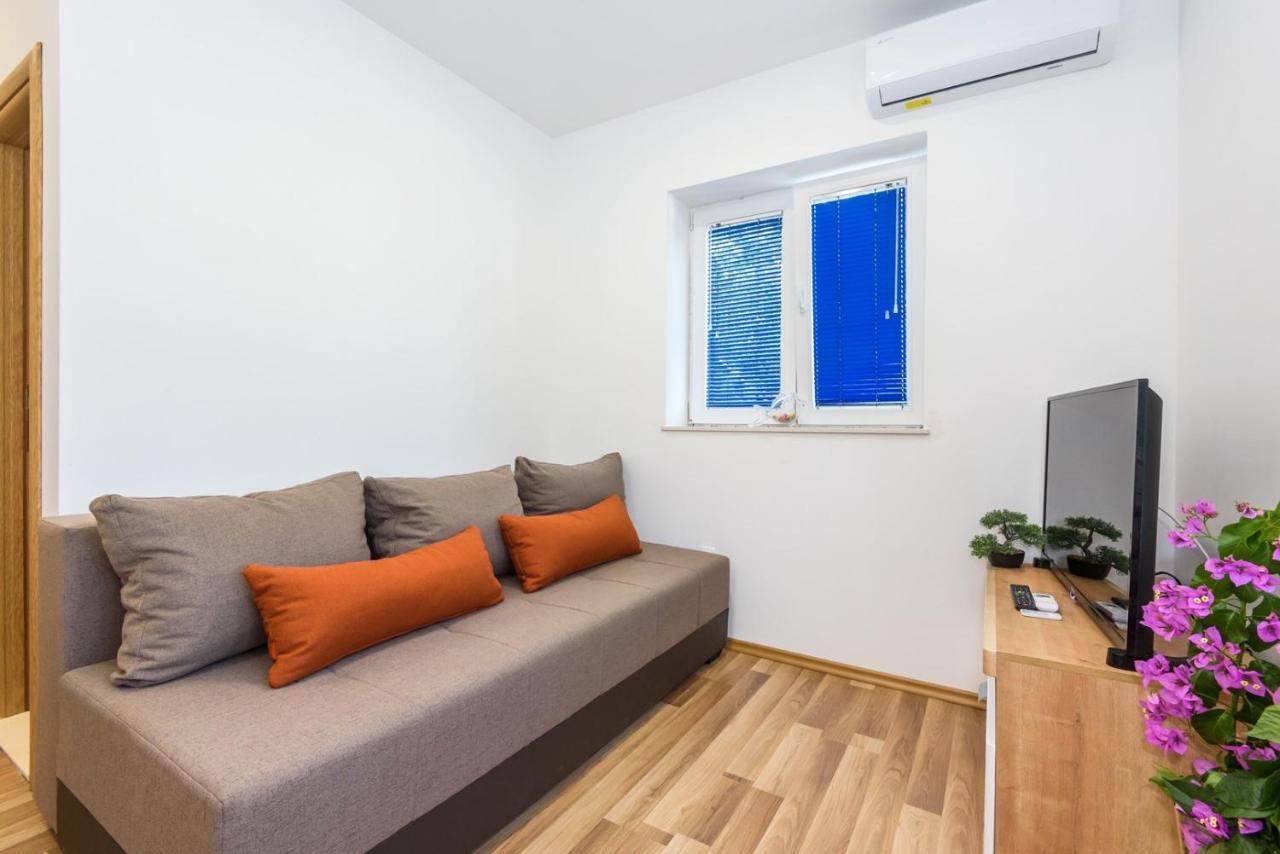 Apartment Dego Near Ploce, Riverfront, Parking Rogotin エクステリア 写真