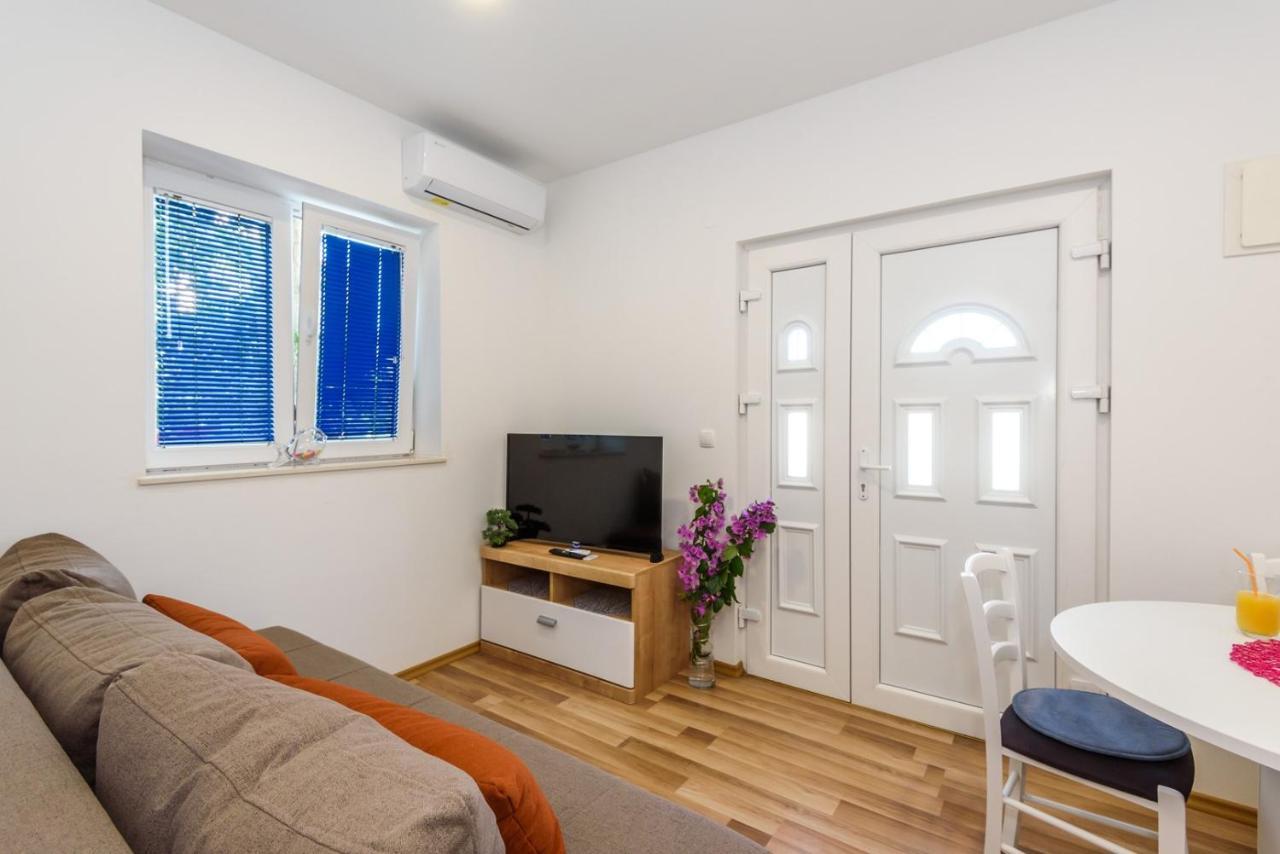 Apartment Dego Near Ploce, Riverfront, Parking Rogotin エクステリア 写真