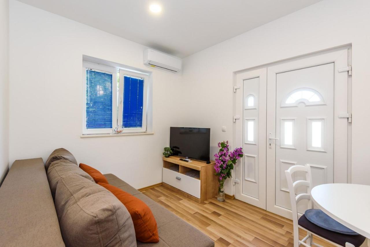 Apartment Dego Near Ploce, Riverfront, Parking Rogotin エクステリア 写真