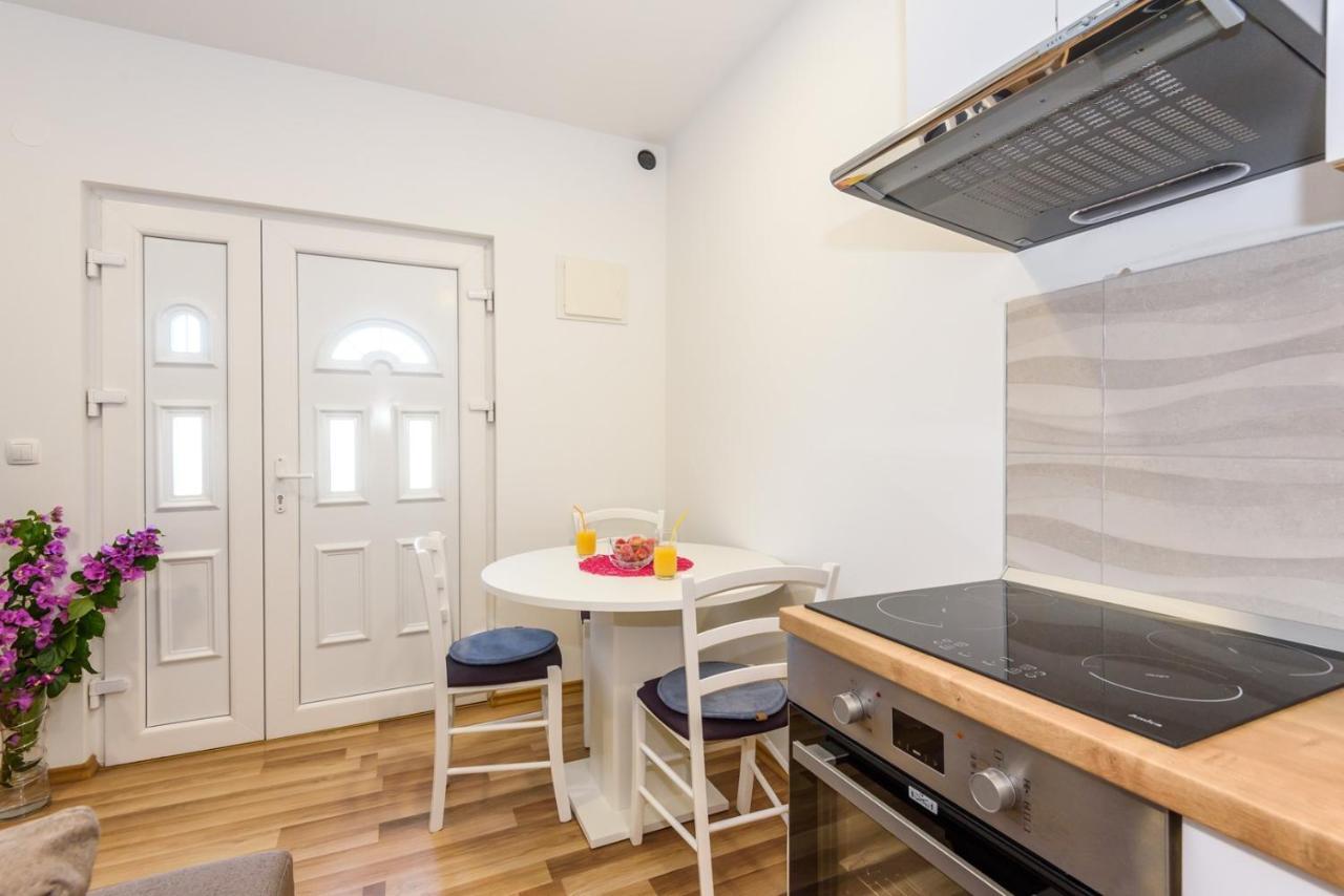 Apartment Dego Near Ploce, Riverfront, Parking Rogotin エクステリア 写真