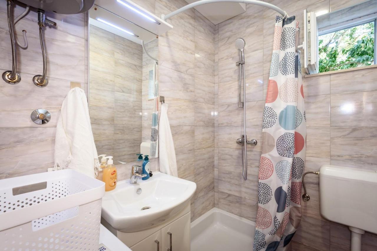 Apartment Dego Near Ploce, Riverfront, Parking Rogotin エクステリア 写真