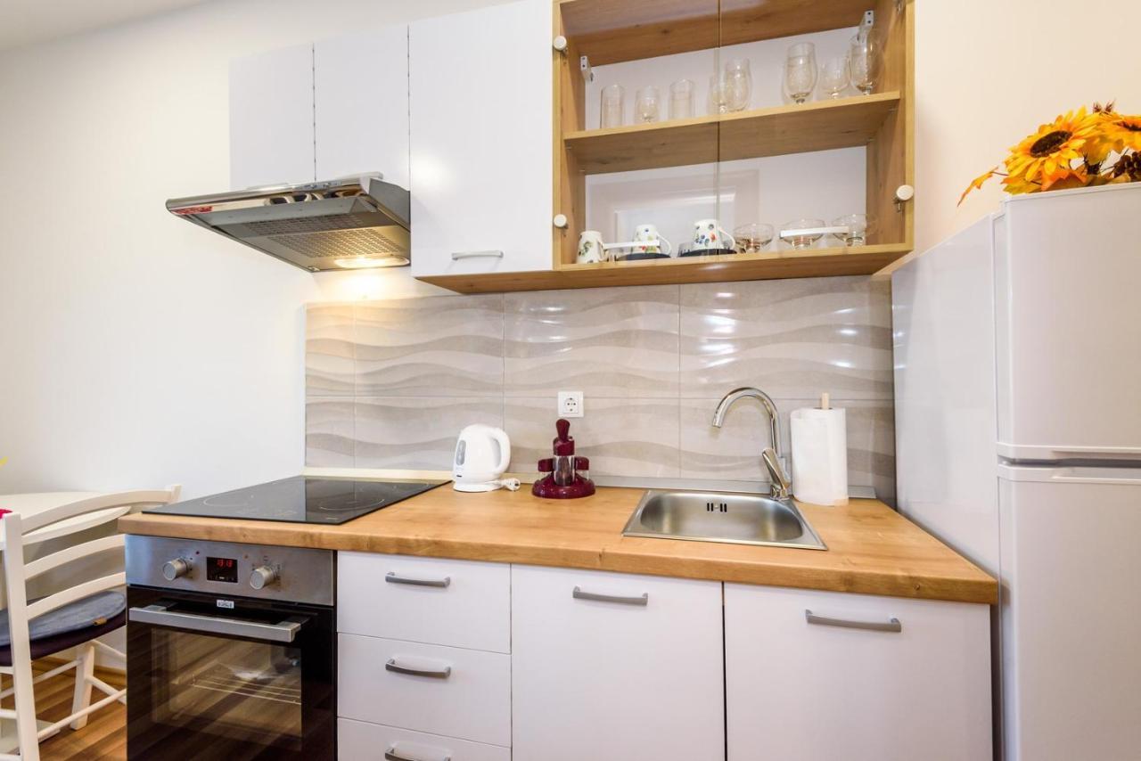 Apartment Dego Near Ploce, Riverfront, Parking Rogotin エクステリア 写真